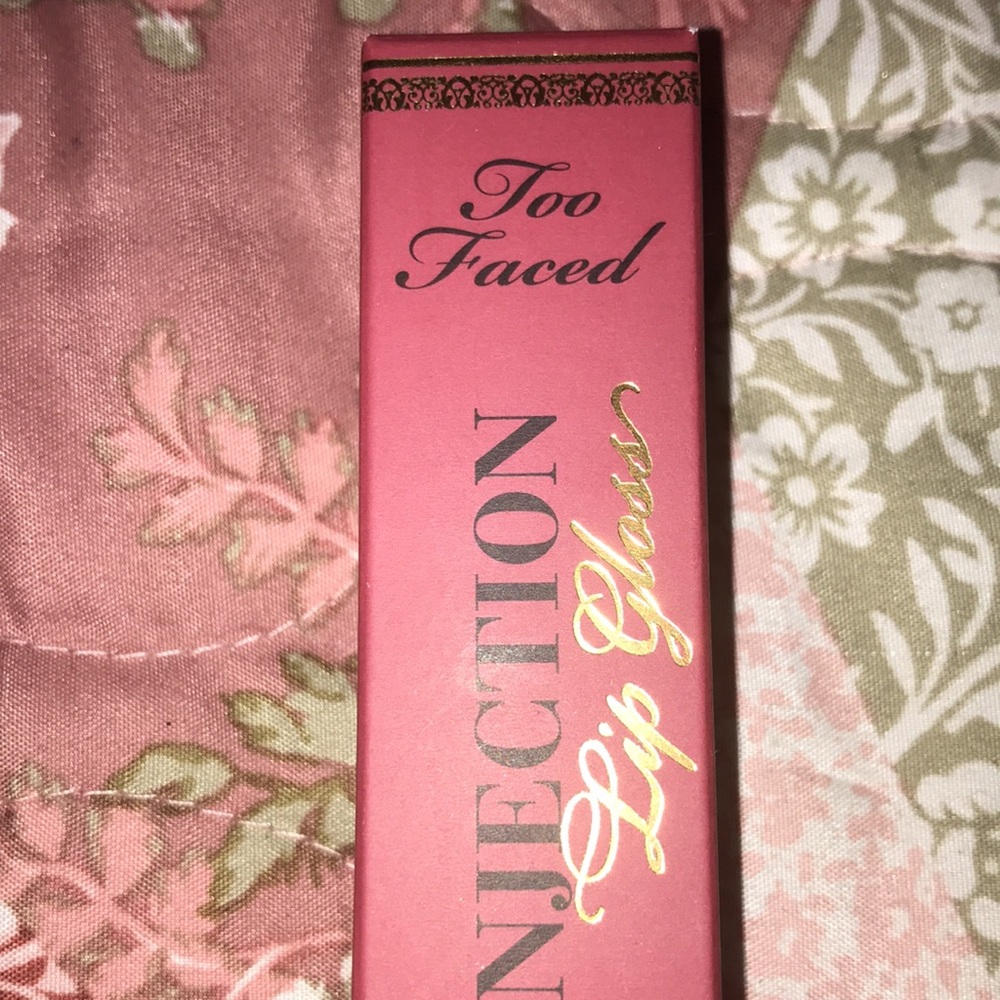 Too Faced Lip Injection lip gloss - Picture 2 of 6